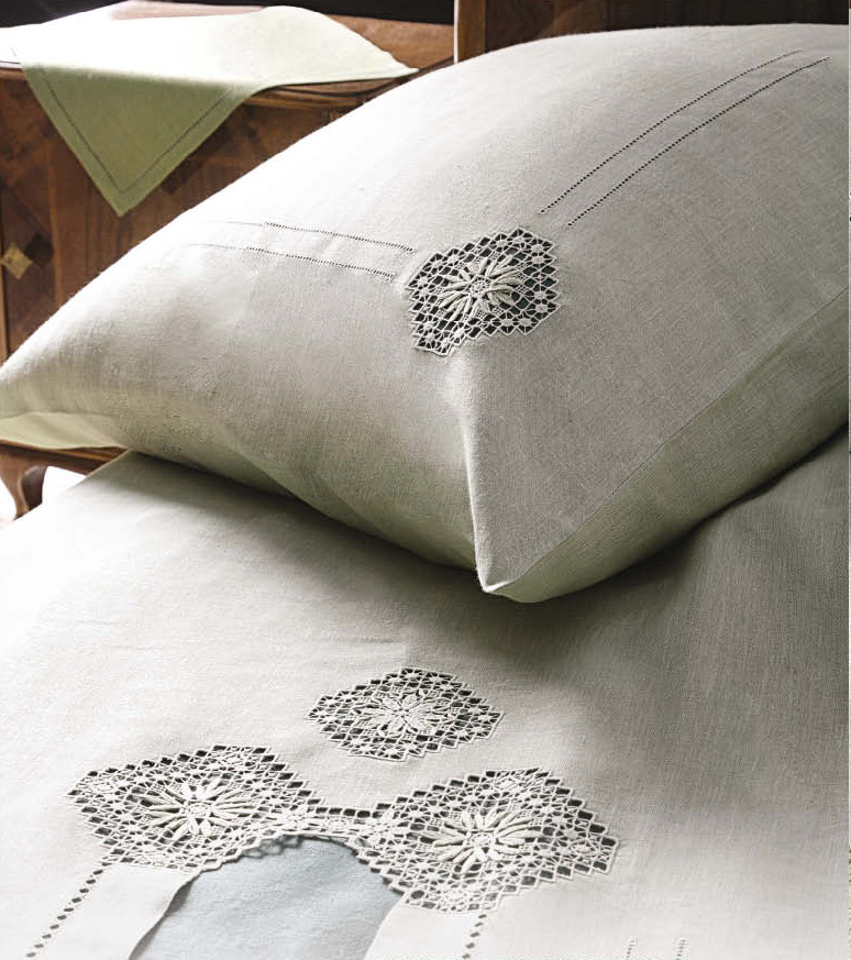 Комплект постельного белья изо льна с вышивкой «традиция»