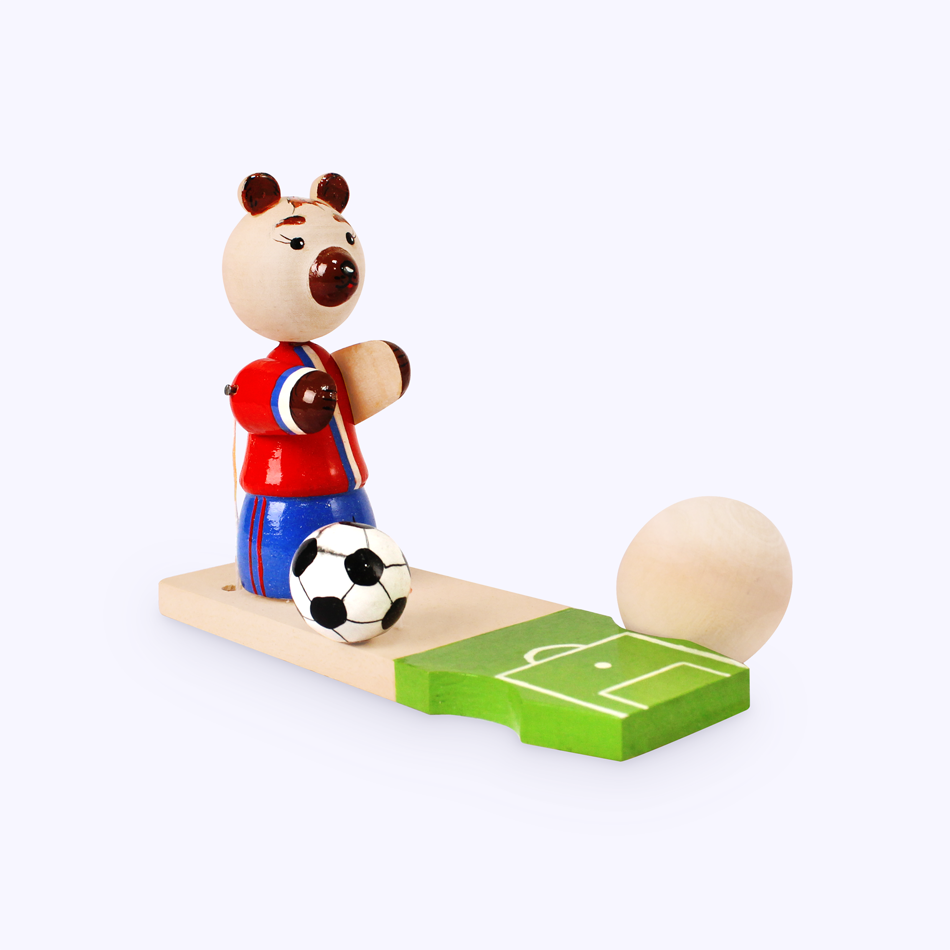 Медведь Борис с мячом