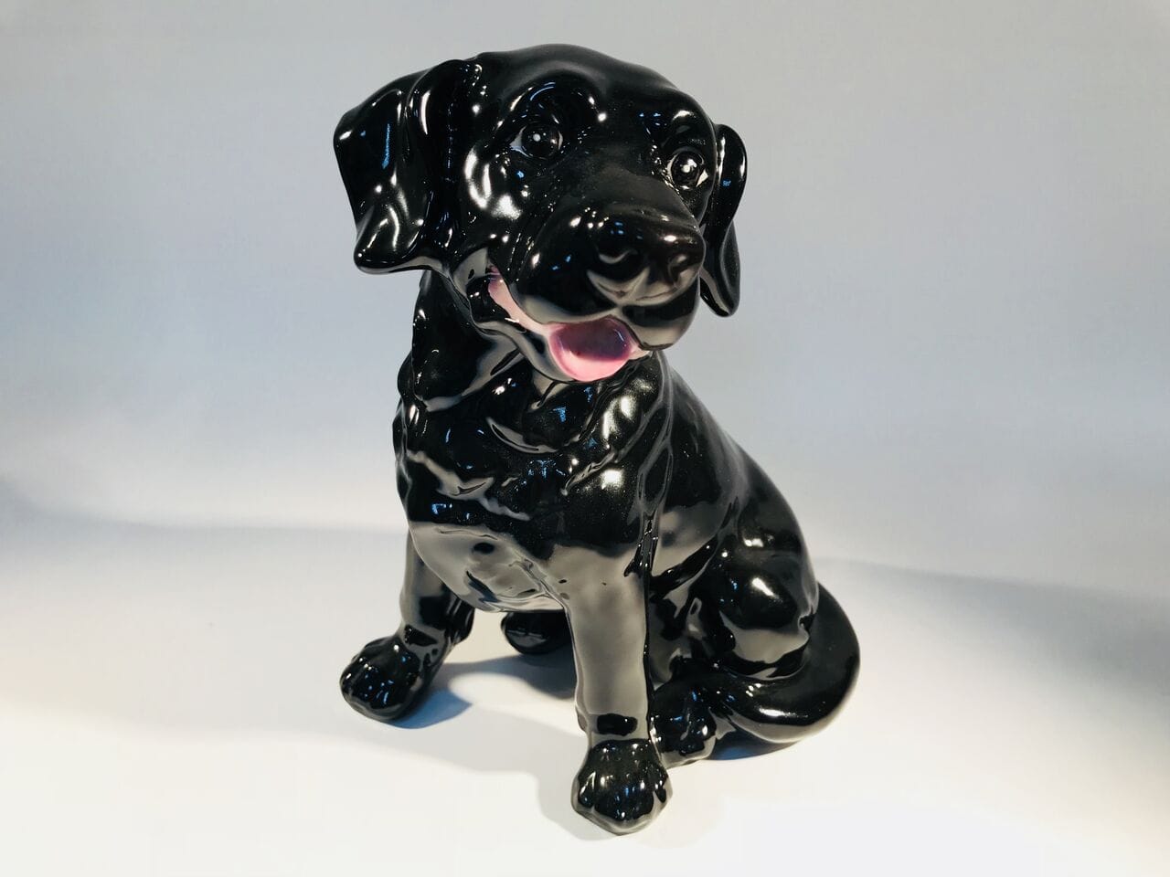 Сувенир собака лабрадор (черный)