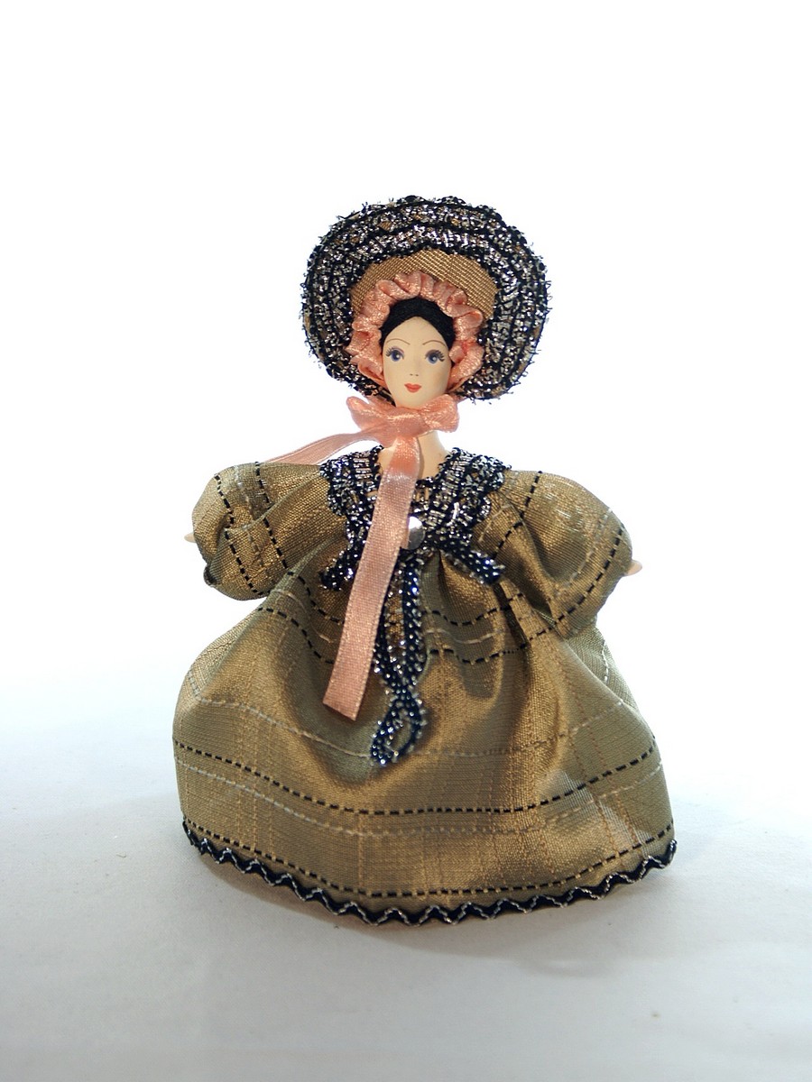 Кукла интерьерная шкатулка в костюме 19 века