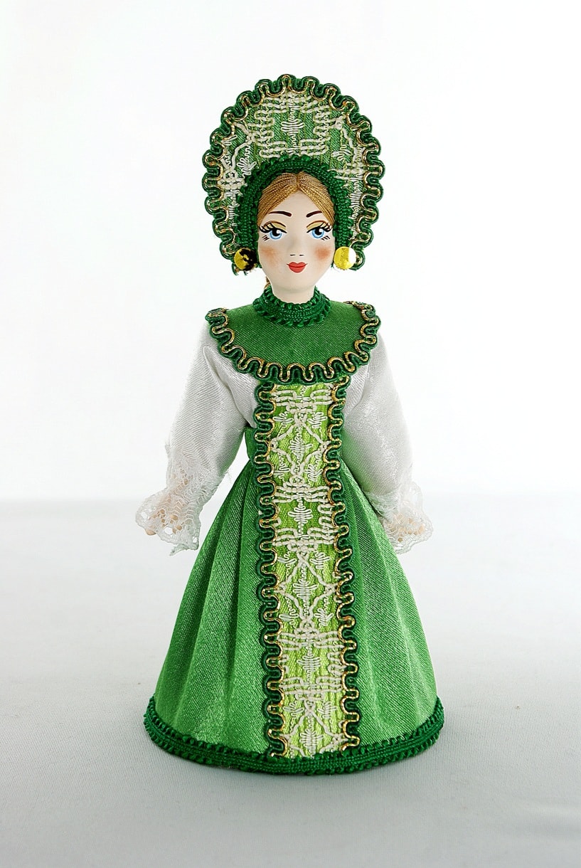 Кукла потешного промысла в русском костюме фарфоровая