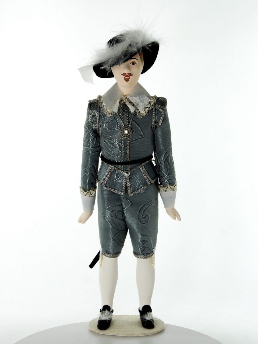 Кукла коллекционная потешного промысла в мужском придворном костюме 17 века. шведы