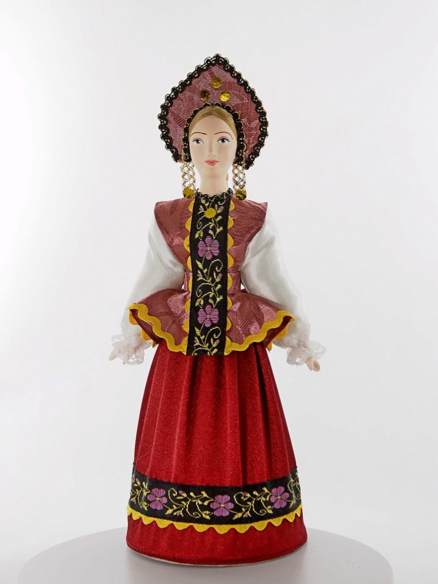 Кукла коллекционная потешного промысла в традиционном девичьем праздничном костюме. россия.